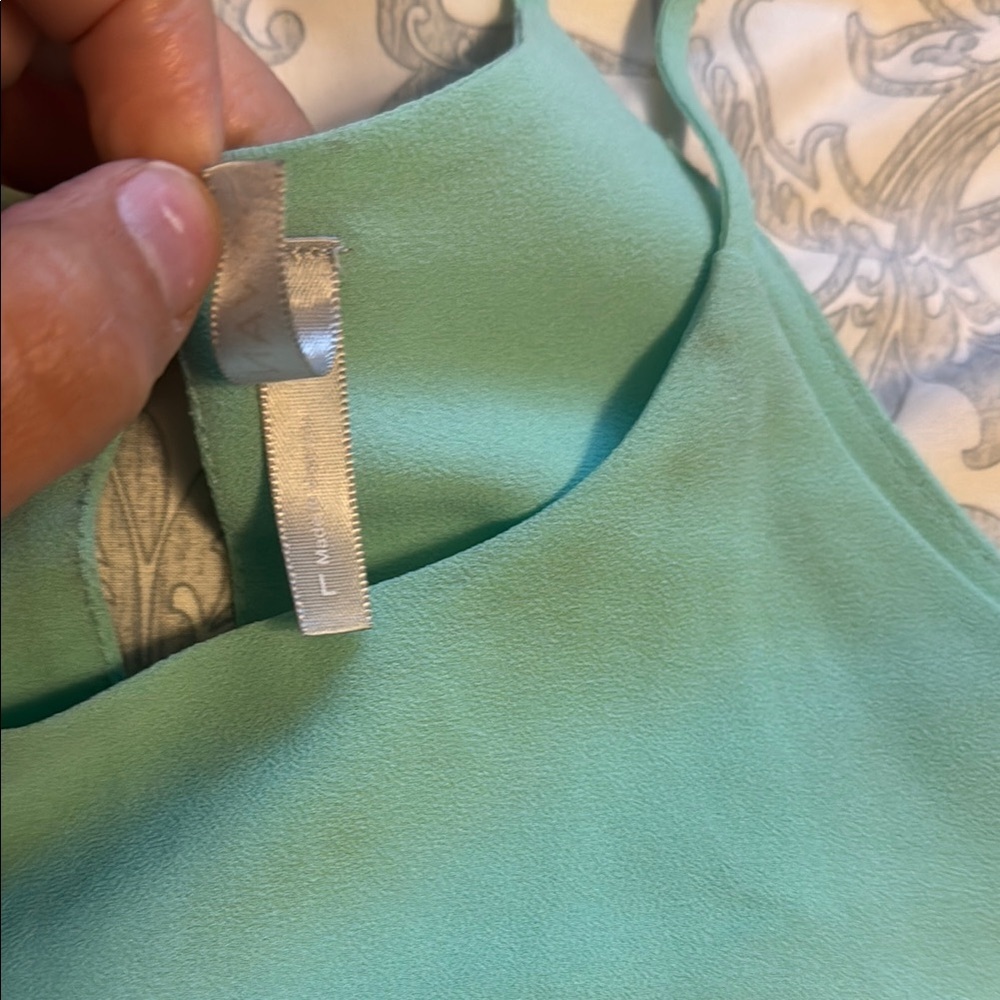 Vanity Asymmetrical Green Sleeveless Camisole - Picture 4 of 5